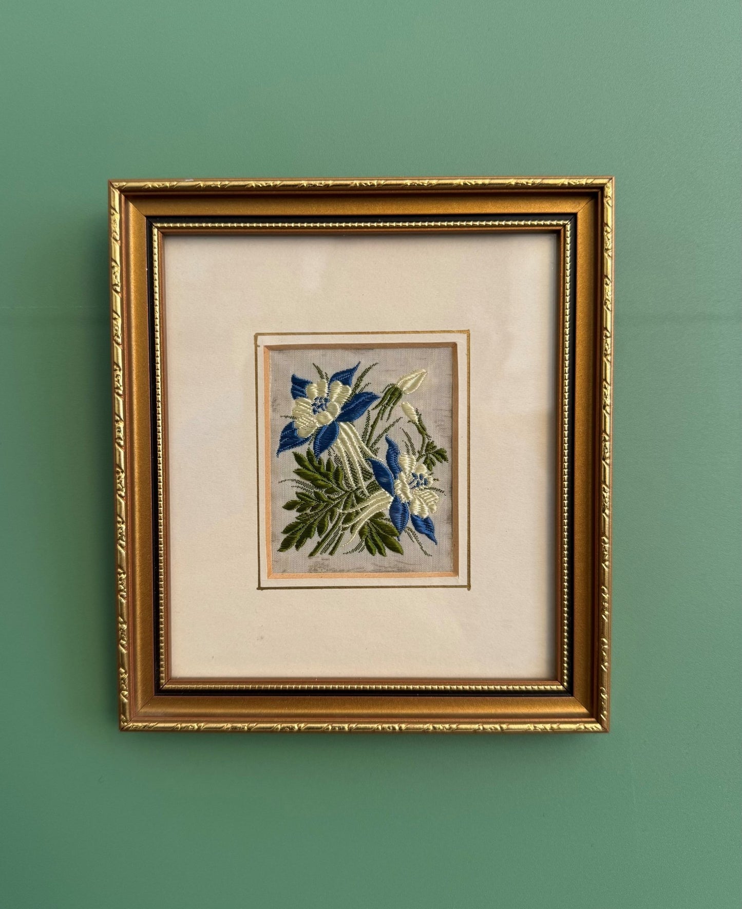 Woven flower on silk - Clementine Parker