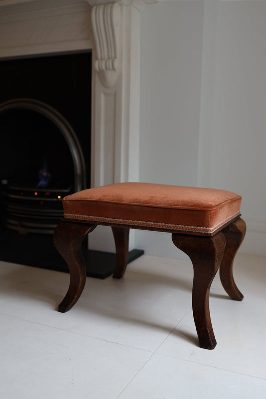 An 18th century walnut stool - Clementine Parker